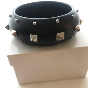 Woman bangle bracelet